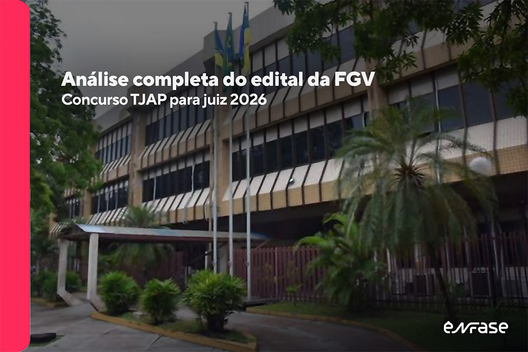 Fachada do Tribunal de Justiça do Amapá com a bandeira do estado ao fundo